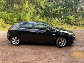 2010 (10) - 1.6i 16V SRi 5dr