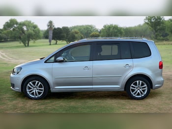 Used Volkswagen Touran 2011 for sale - 79622506: Photo