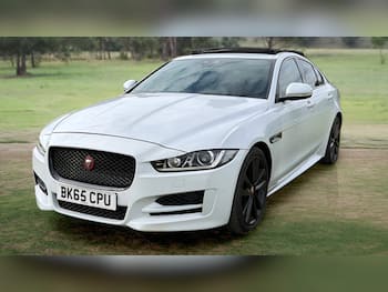 Used Jaguar XE 2015 for sale - 79661293: Photo