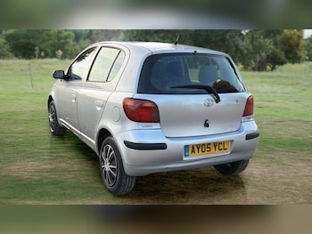 Used Toyota Yaris 2005 for sale - 79418259: Photo