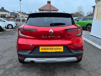 Used Renault Captur 2021 for sale - 76951031: Photo