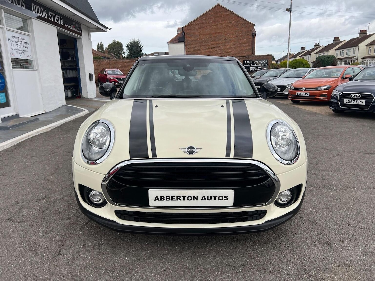 Used MINI Clubman 2018 for sale - 76397104: Photo 2