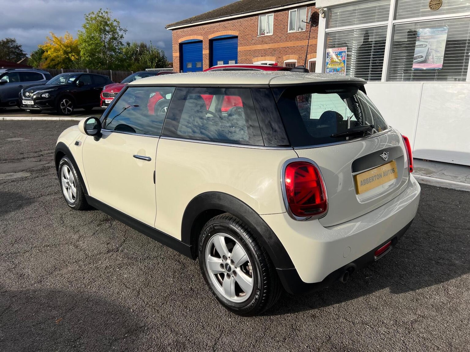 Used MINI Hatch 2019 for sale - 76376880: Photo 6
