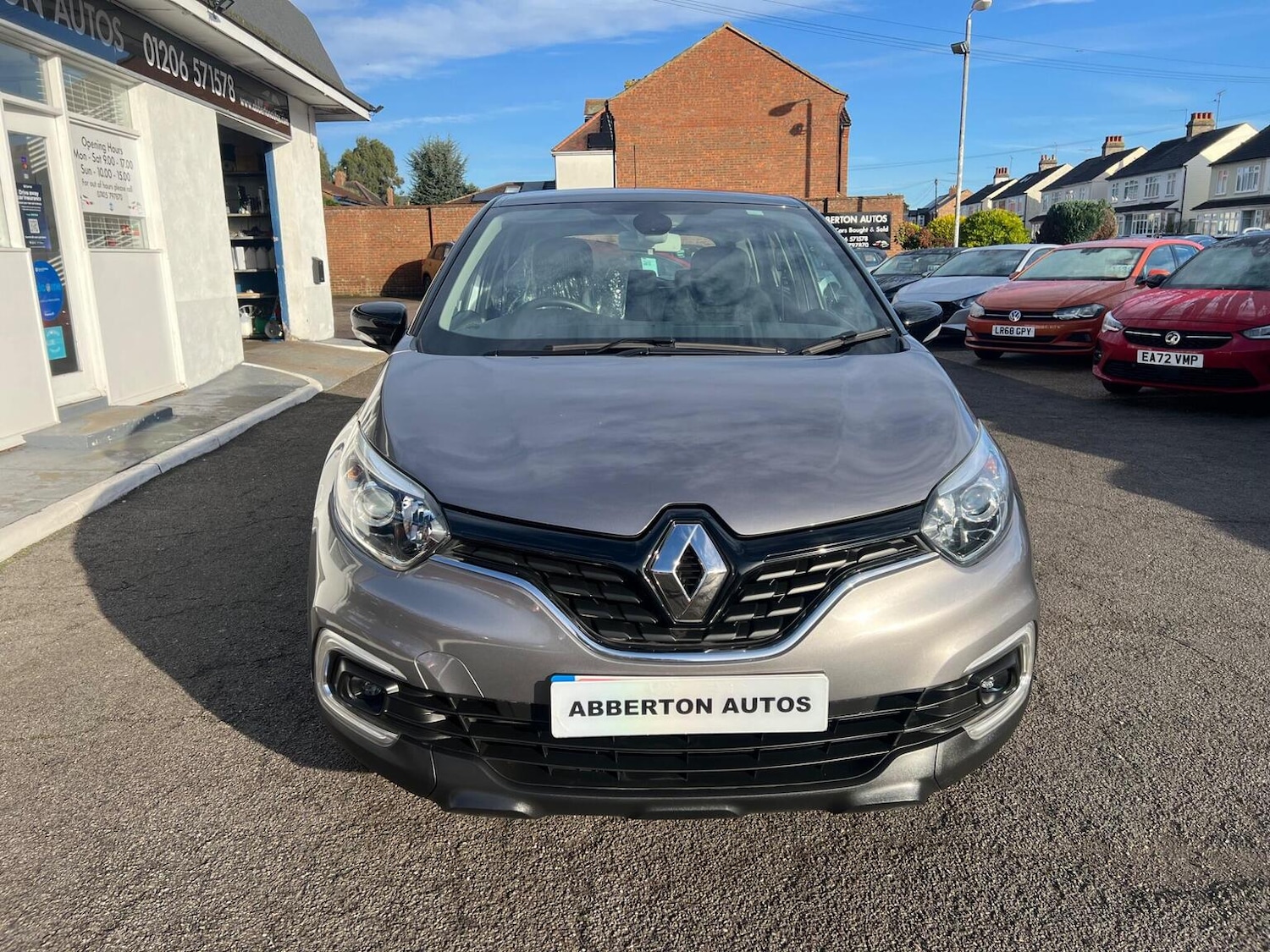 Used Renault Captur 2018 for sale - 76837050: Photo 2