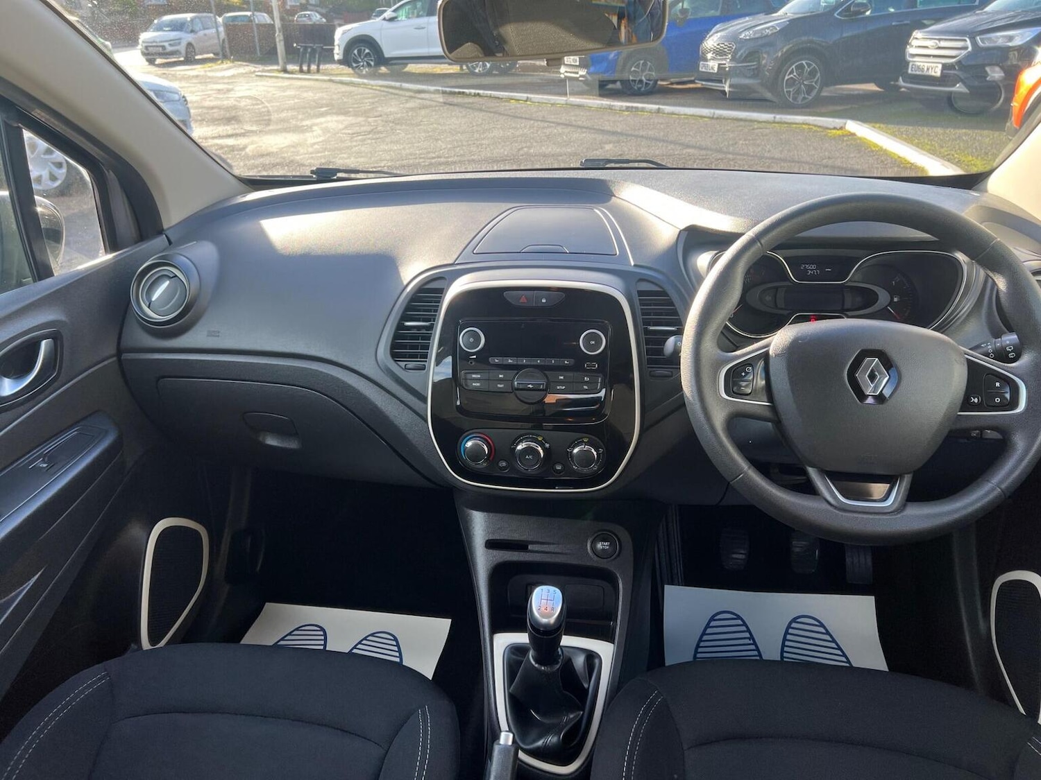 Used Renault Captur 2018 for sale - 76837050: Photo 20