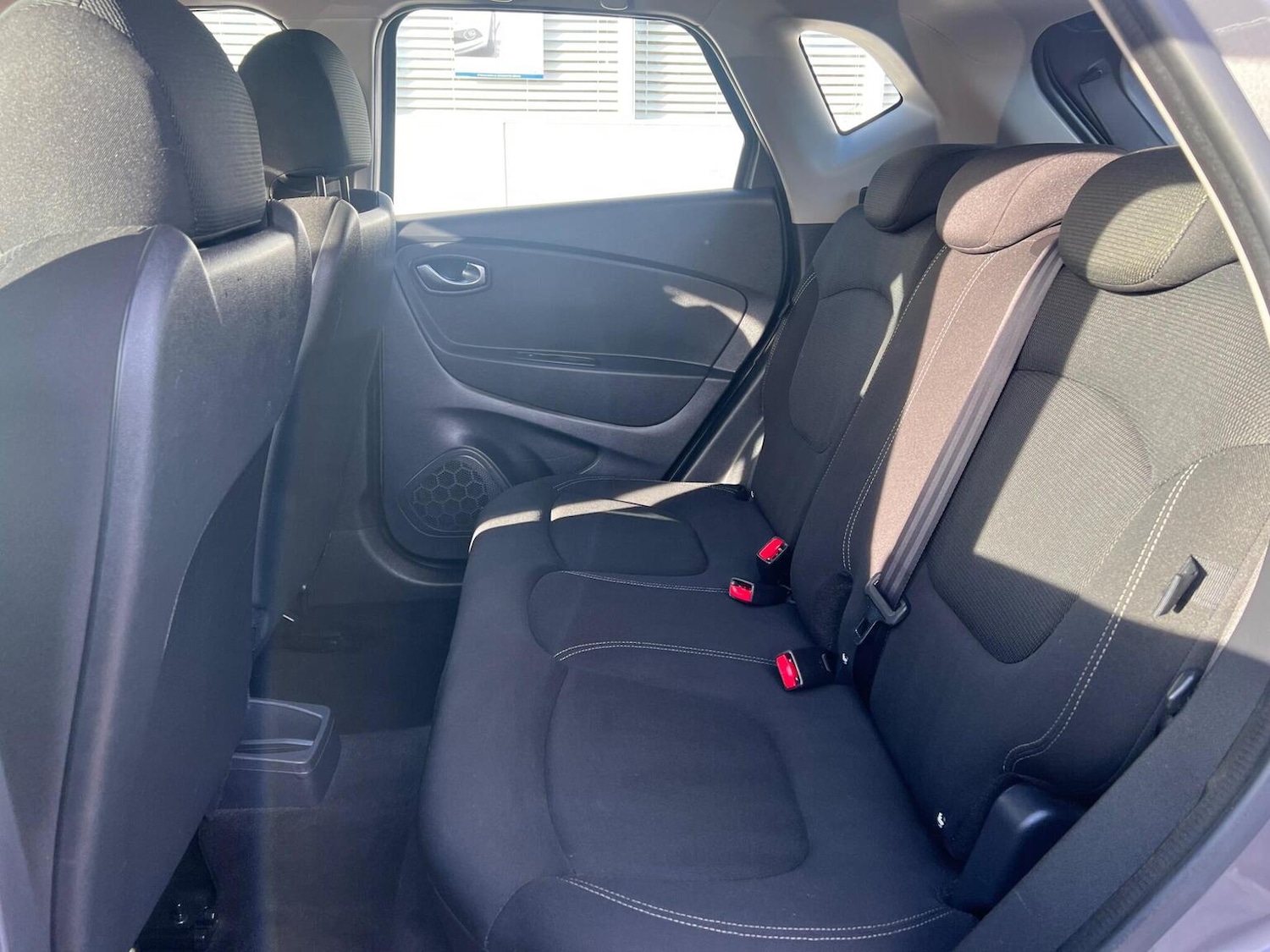 Used Renault Captur 2018 for sale - 76837050: Photo 22