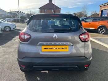 Used Renault Captur 2018 for sale - 76837050: Photo