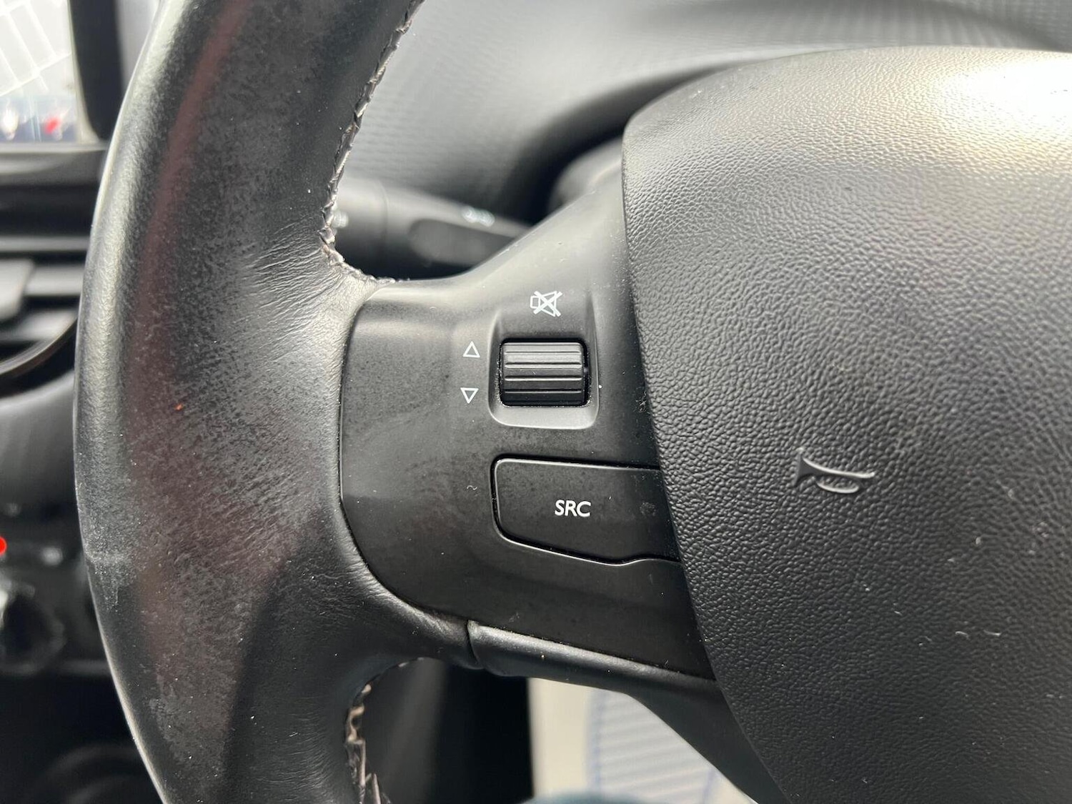 Used Peugeot 208 2016 for sale - 76149255: Photo 13