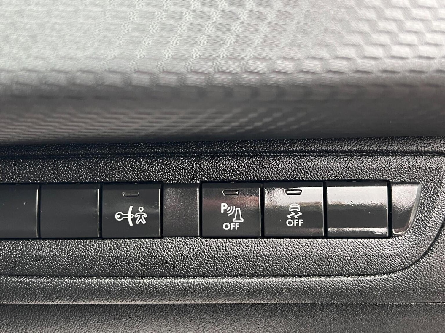 Used Peugeot 208 2016 for sale - 76149255: Photo 15