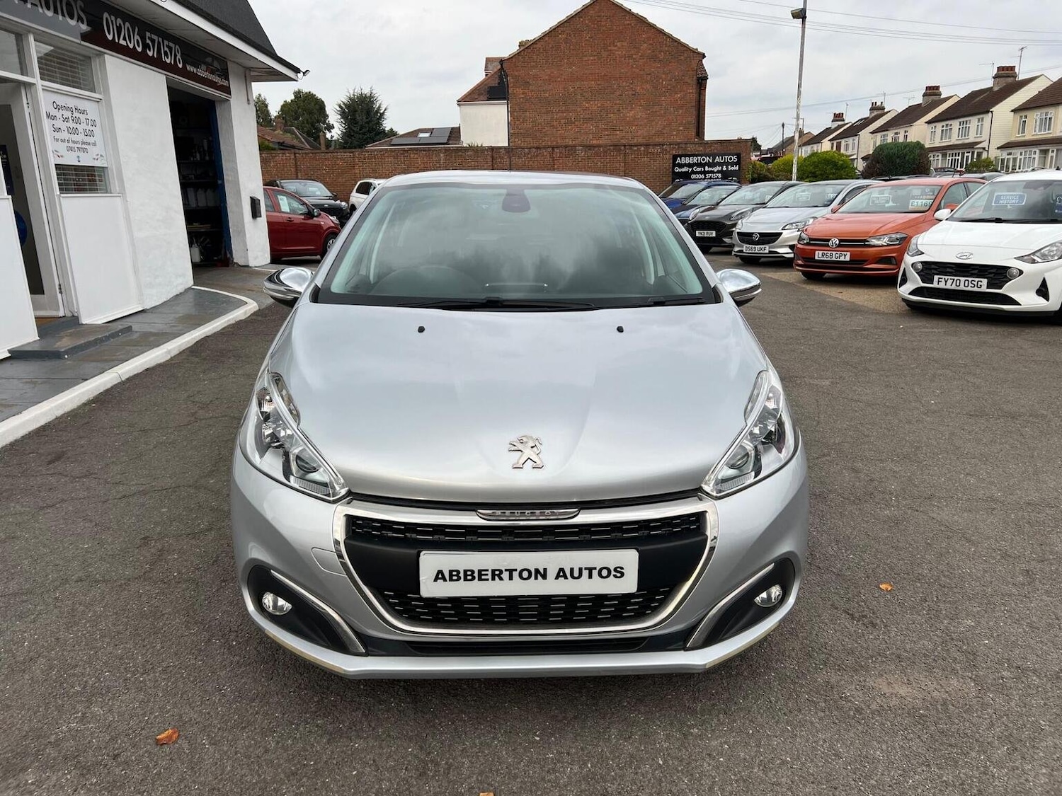 Used Peugeot 208 2016 for sale - 76149255: Photo 2