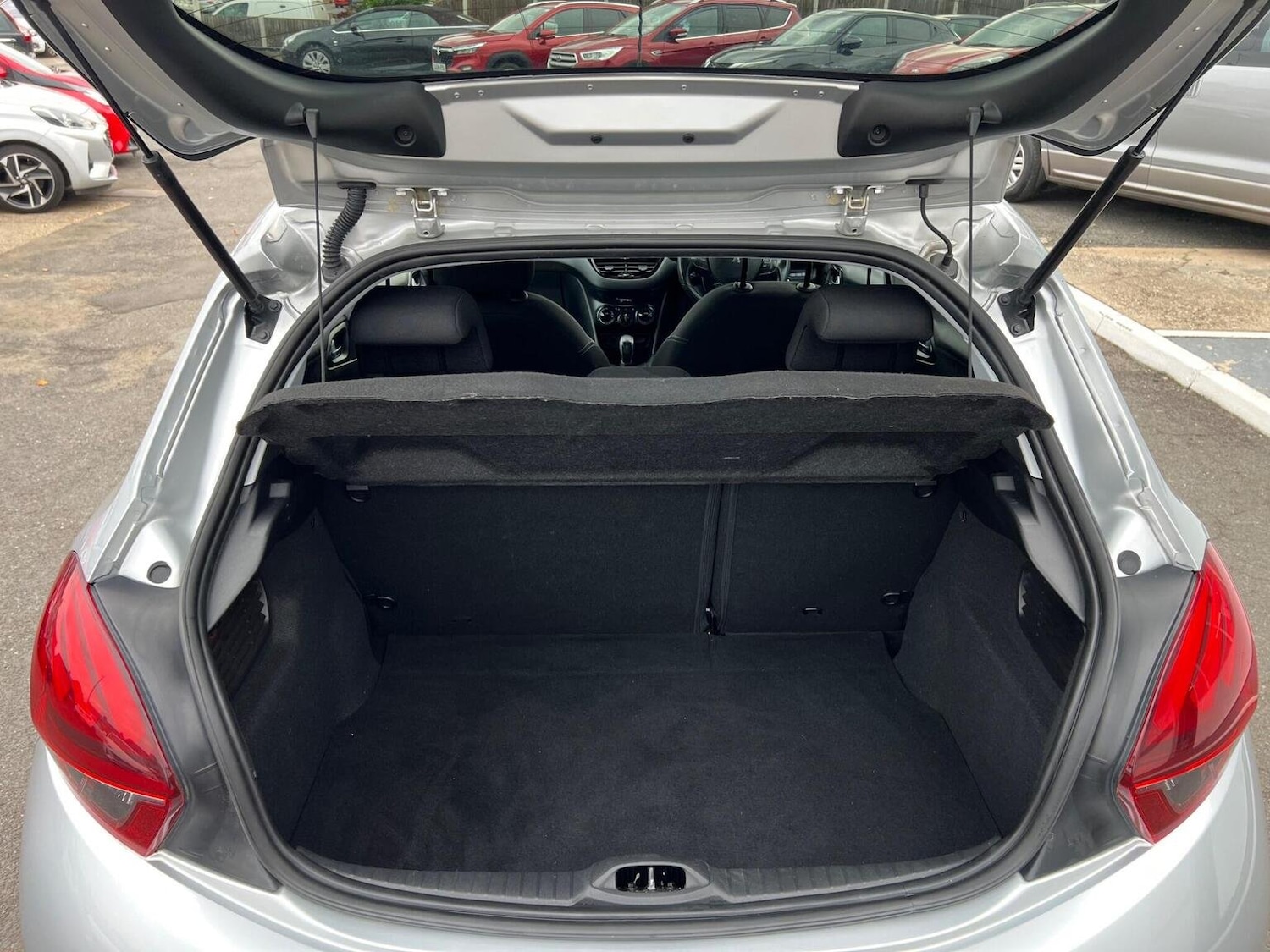 Used Peugeot 208 2016 for sale - 76149255: Photo 22