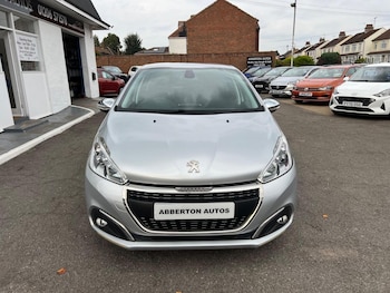 Used Peugeot 208 2016 for sale - 76149255: Photo 2