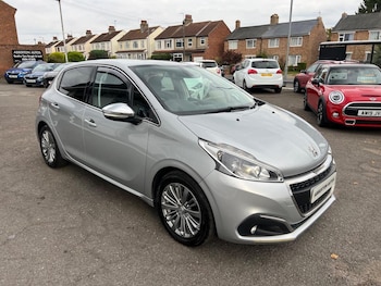 Used Peugeot 208 2016 for sale - 76149255: Photo 3
