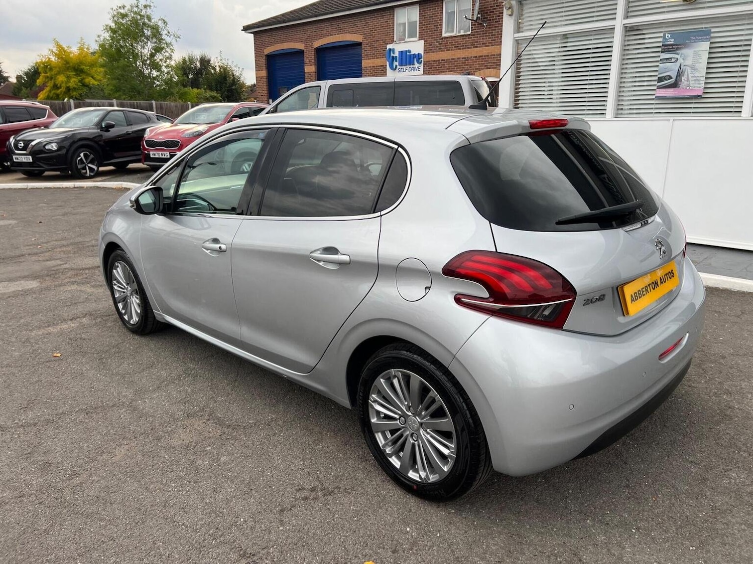 Used Peugeot 208 2016 for sale - 76149255: Photo 6