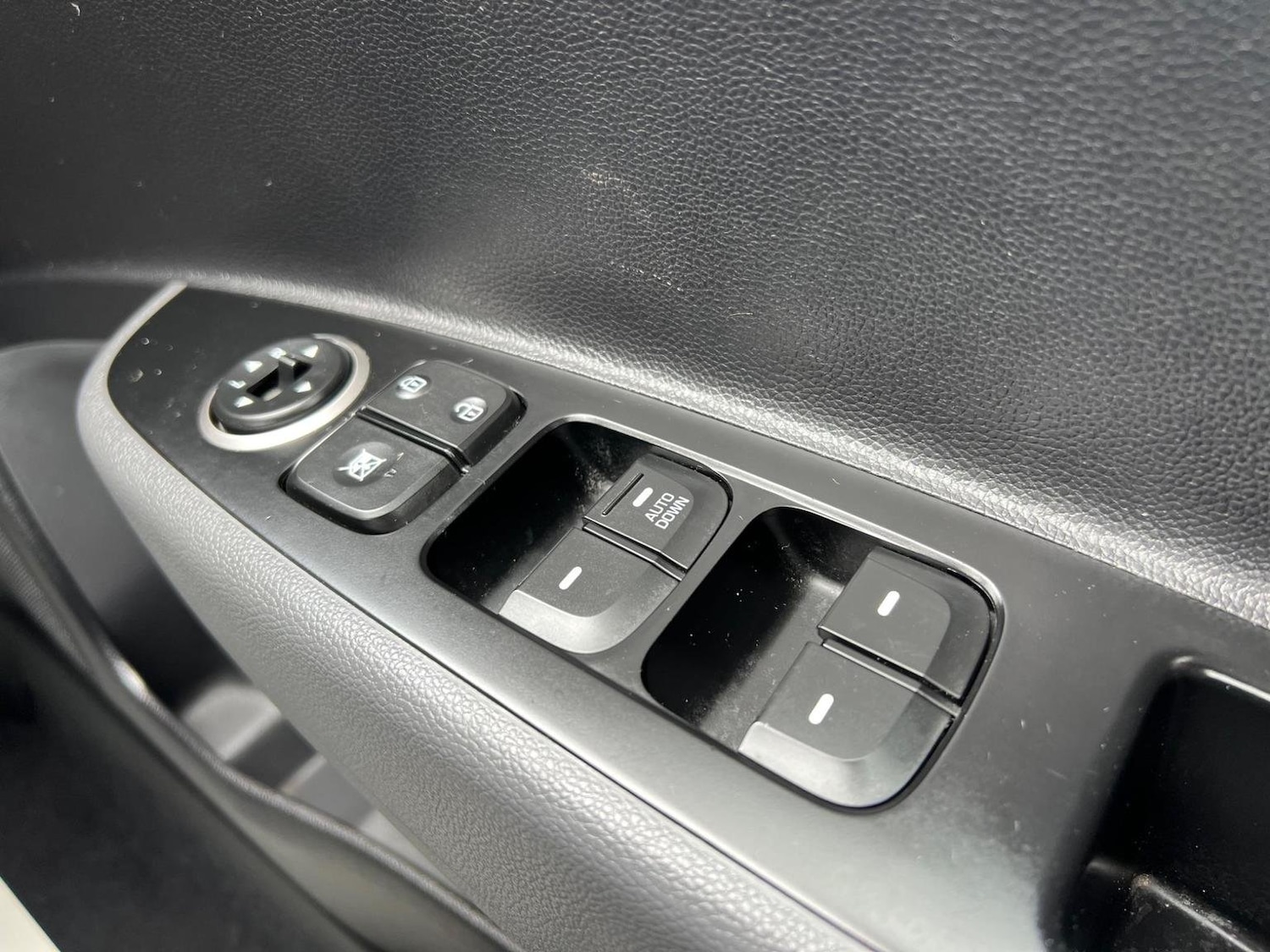 Used Hyundai i10 2018 for sale - 76769209: Photo 11