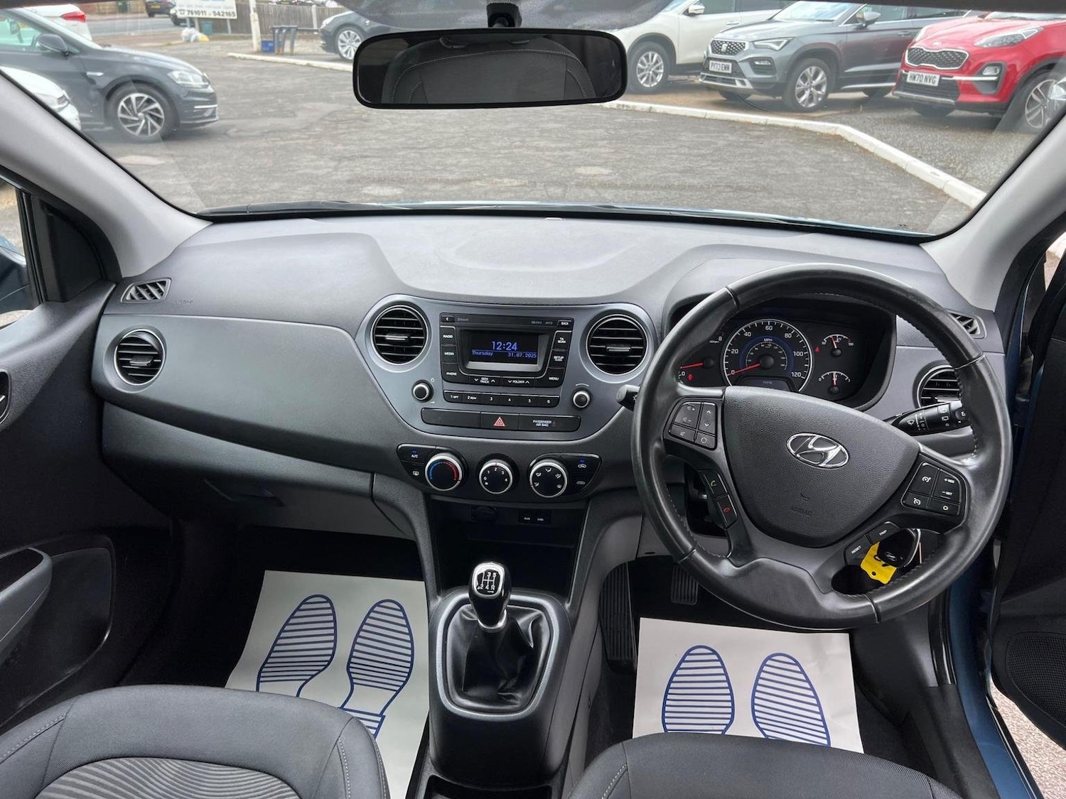 Used Hyundai i10 2018 for sale - 76769209: Photo 18