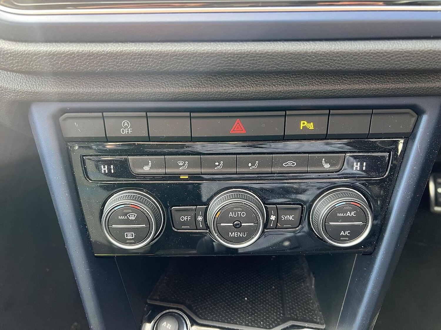 Used Volkswagen T-Roc 2021 for sale - 77395244: Photo 13