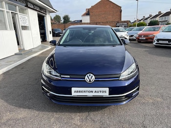 Used Volkswagen Golf 2019 for sale - 76149302: Photo 2