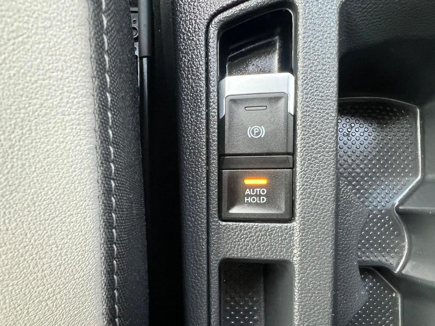 Used Volkswagen T-Roc 2019 for sale - 76374171: Photo 16