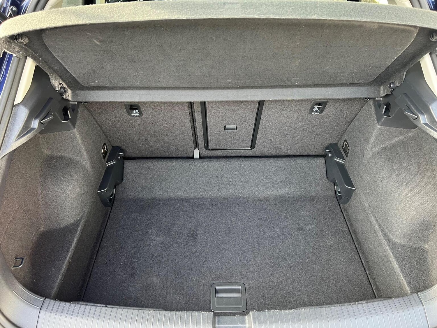 Used Volkswagen T-Roc 2019 for sale - 76374171: Photo 23