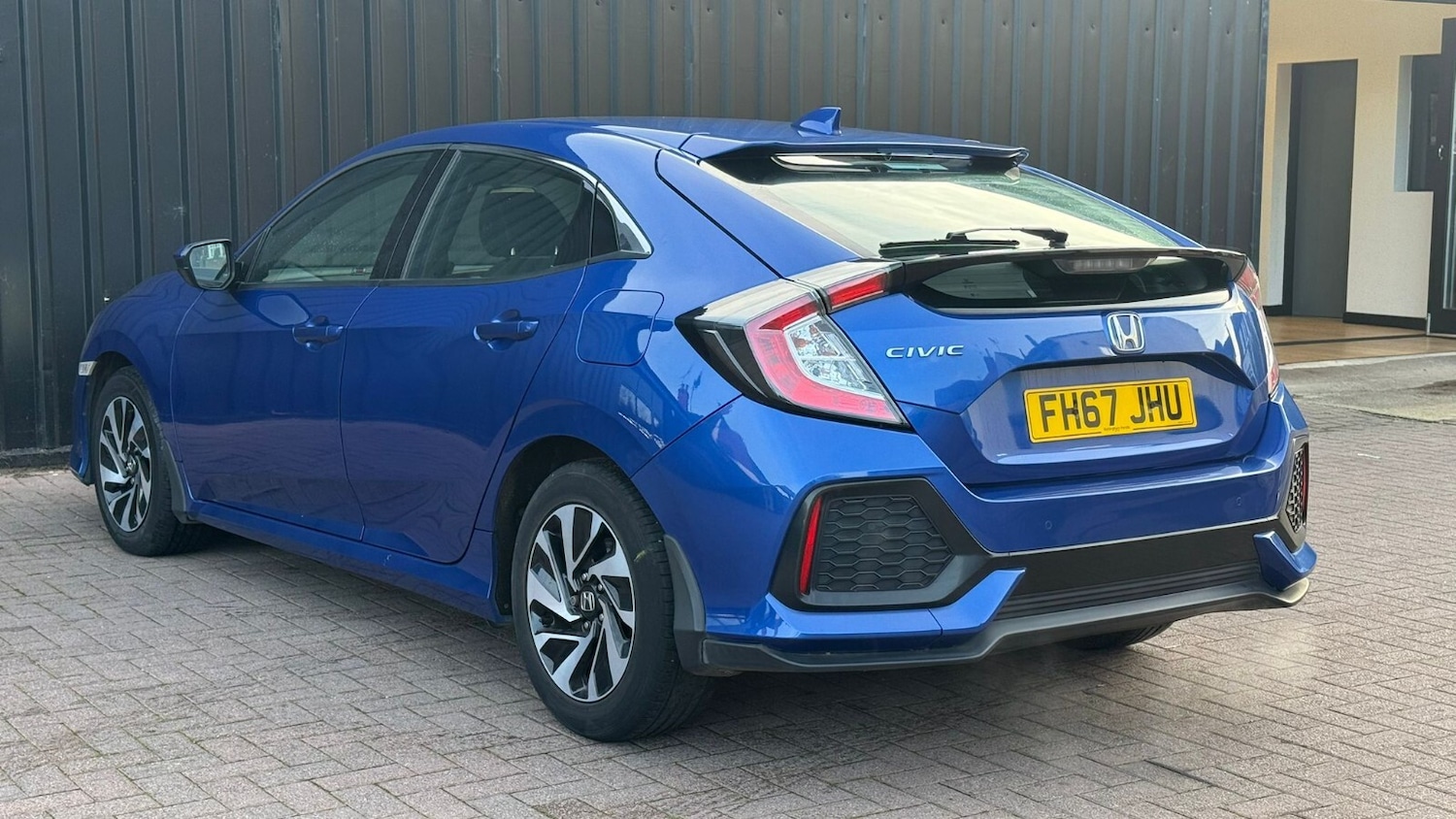 Used Honda Civic 2018 for sale - 76575177: Photo 10