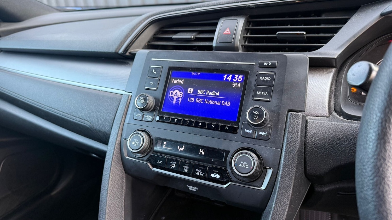 Used Honda Civic 2018 for sale - 76575177: Photo 19