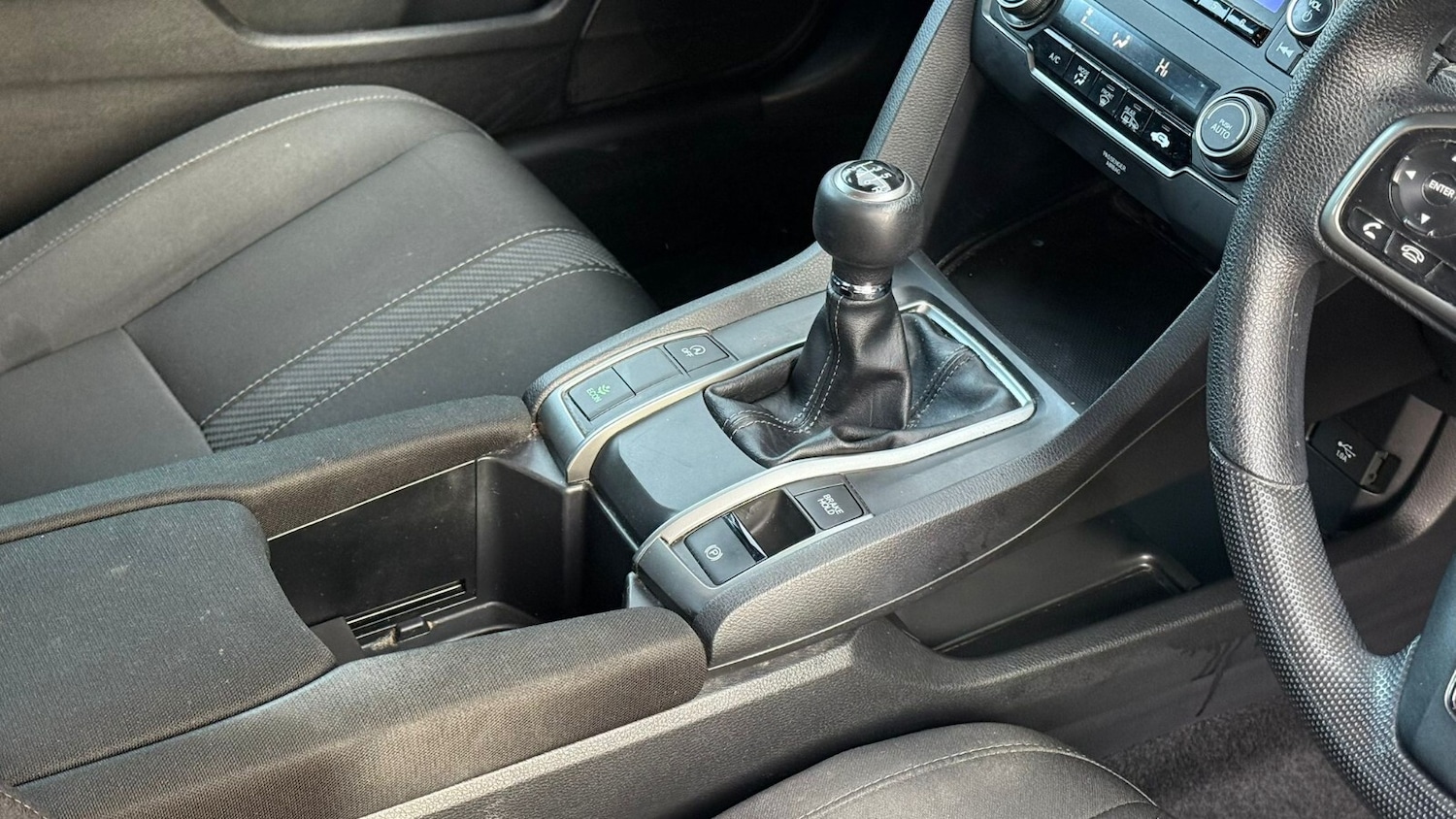 Used Honda Civic 2018 for sale - 76575177: Photo 21