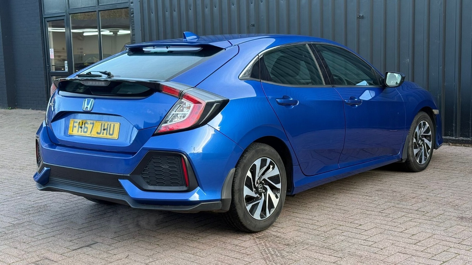 Used Honda Civic 2018 for sale - 76575177: Photo 6