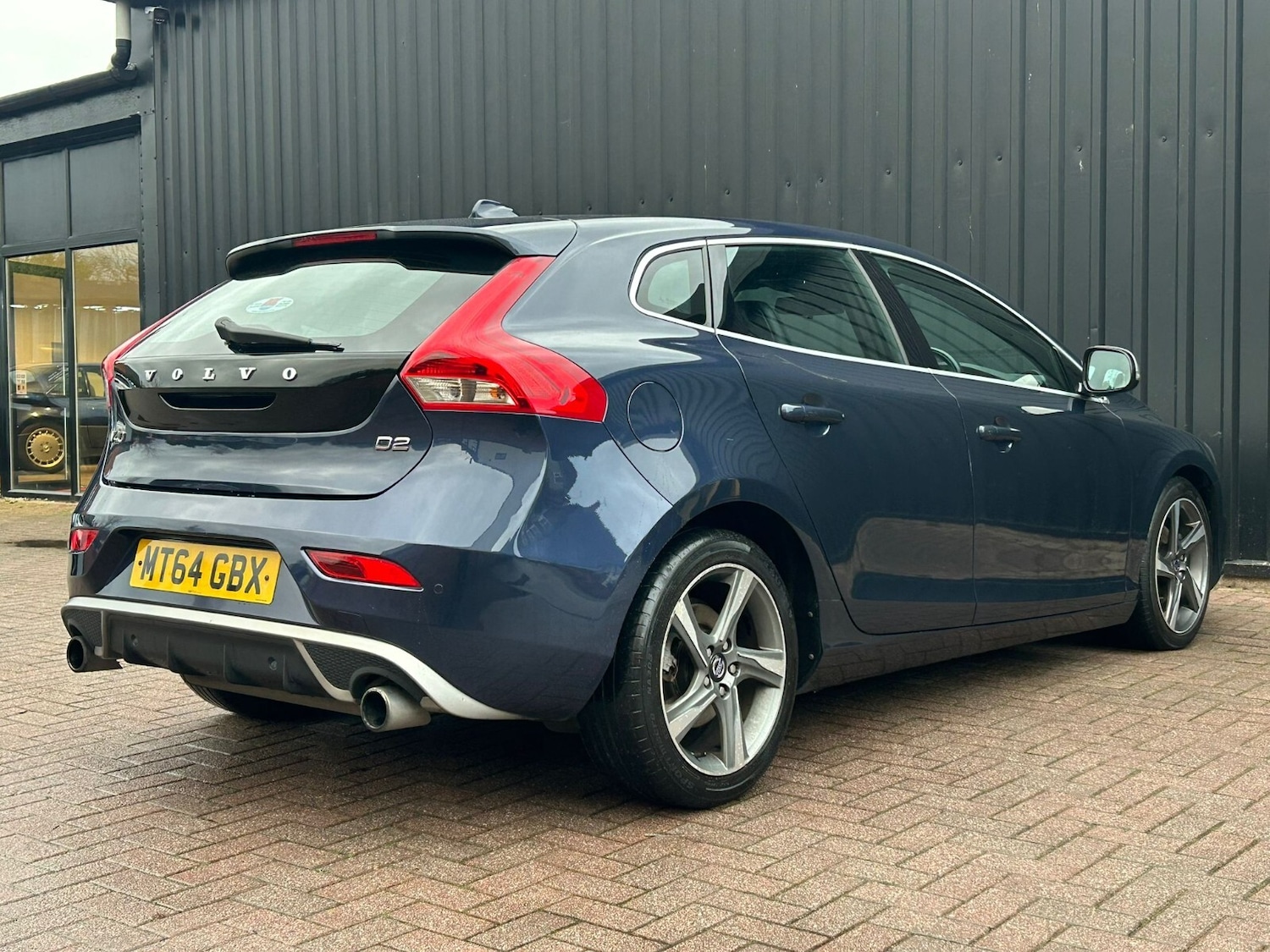 Used Volvo V40 2014 for sale - 76888693: Photo 10