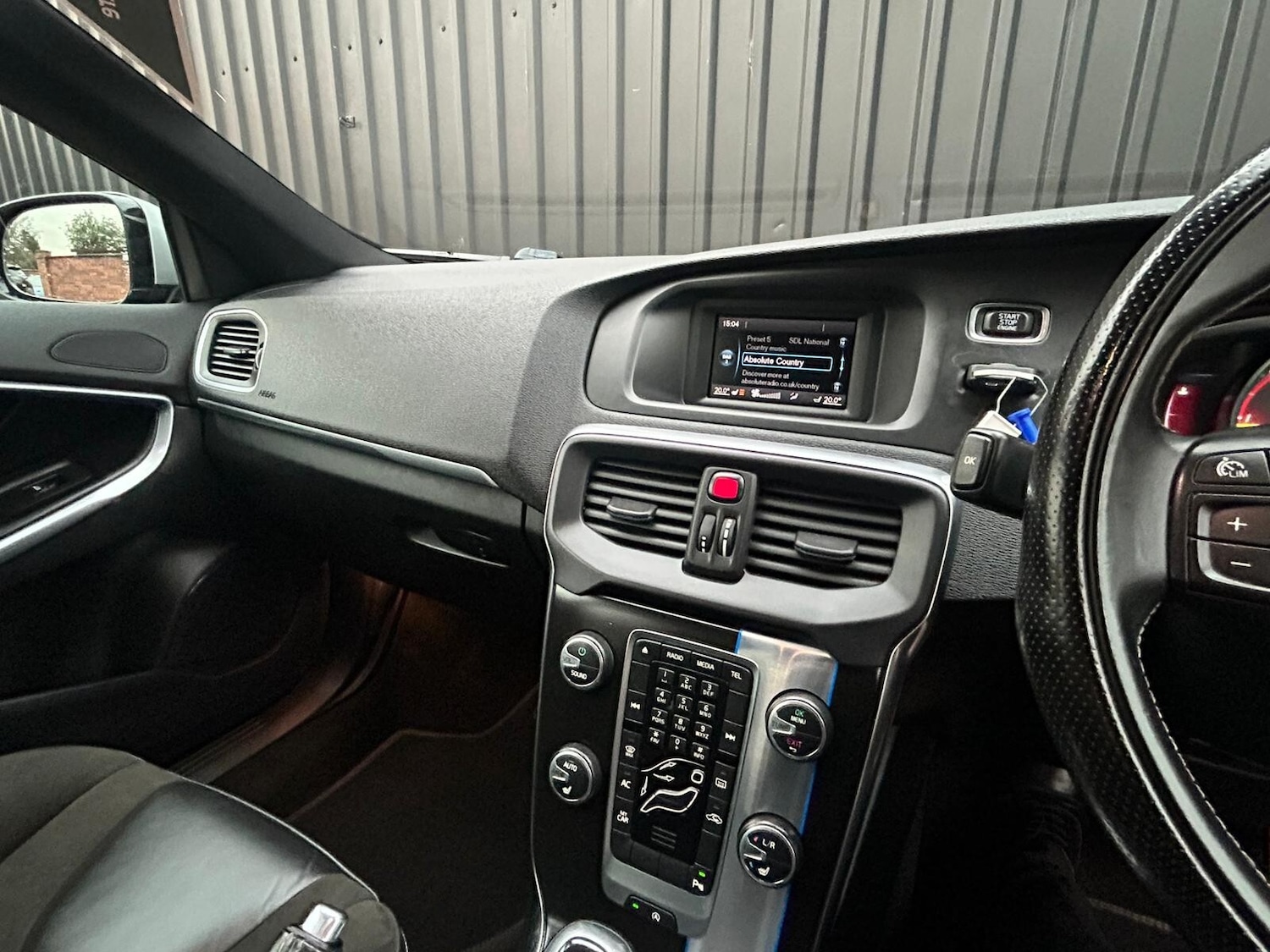 Used Volvo V40 2014 for sale - 76888693: Photo 23