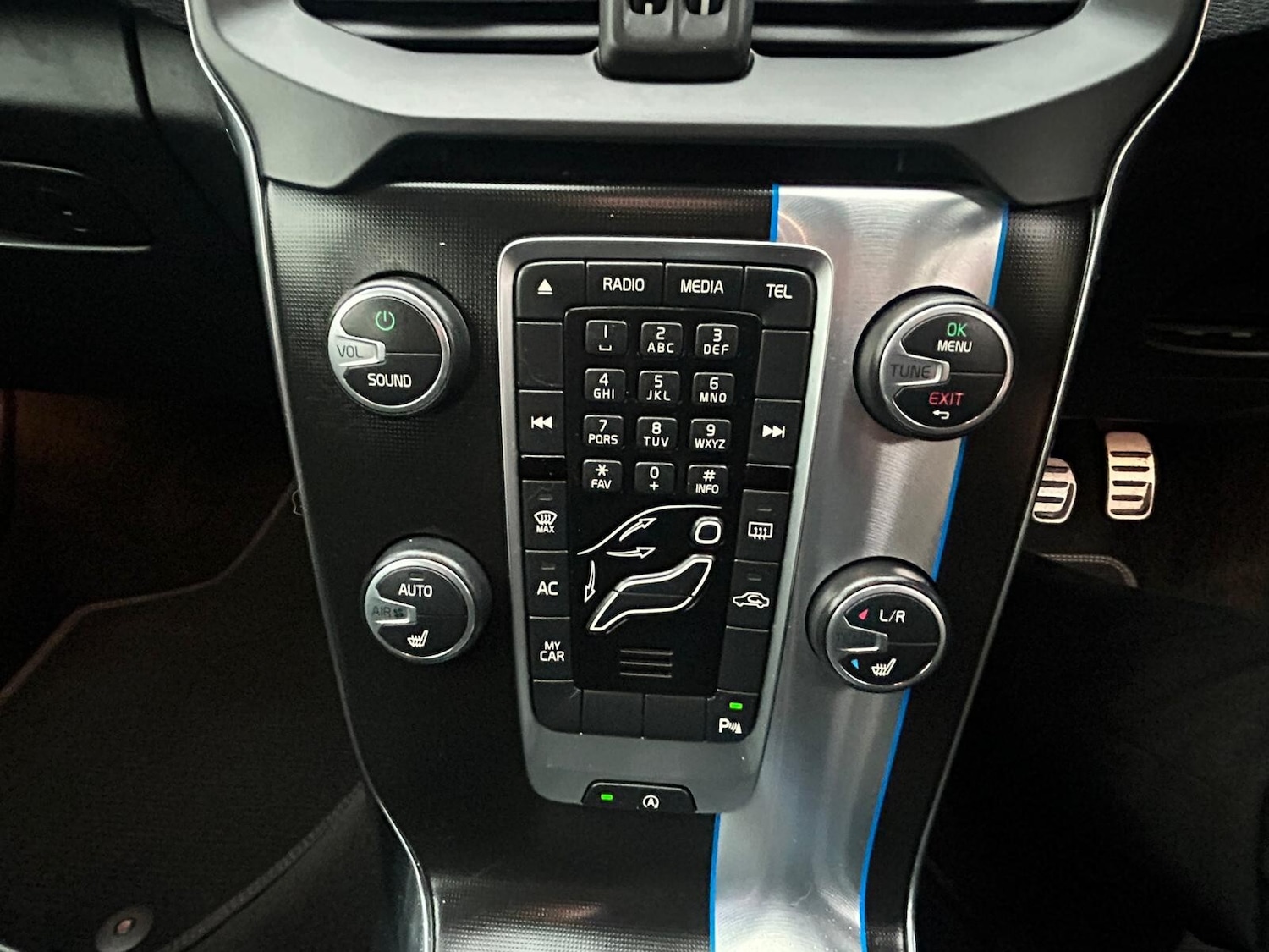 Used Volvo V40 2014 for sale - 76888693: Photo 24