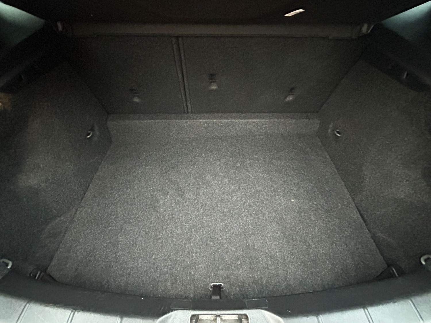 Used Volvo V40 2014 for sale - 76888693: Photo 27