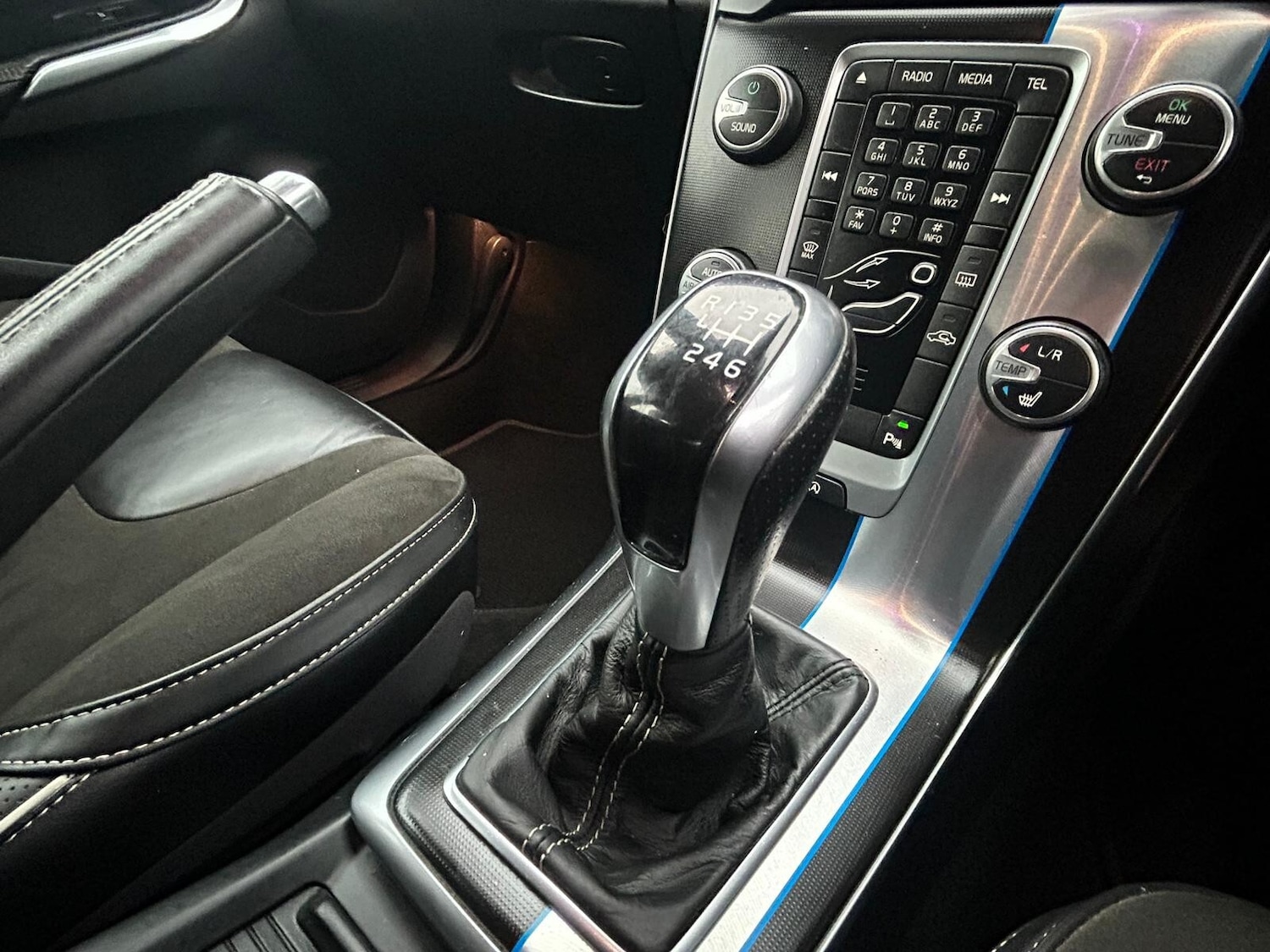 Used Volvo V40 2014 for sale - 76888693: Photo 28