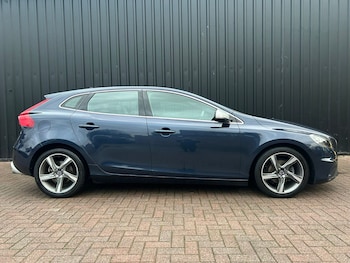 Used Volvo V40 2014 for sale - 76888693: Photo
