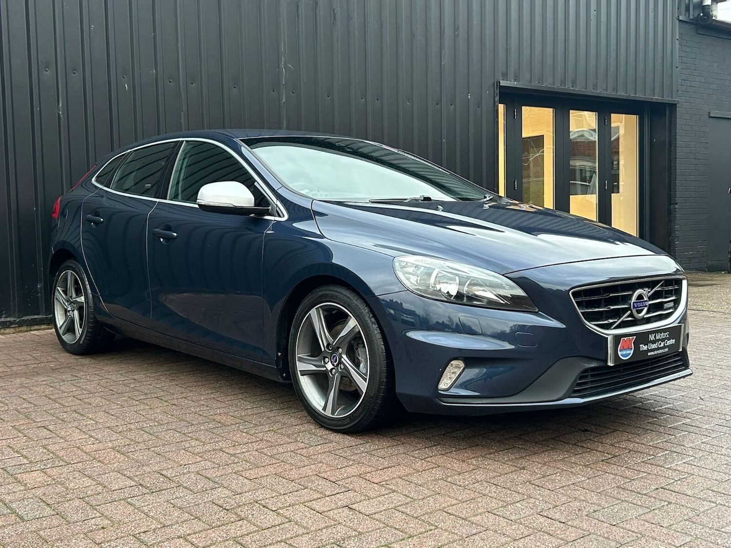 Used Volvo V40 2014 for sale - 76888693: Photo 4