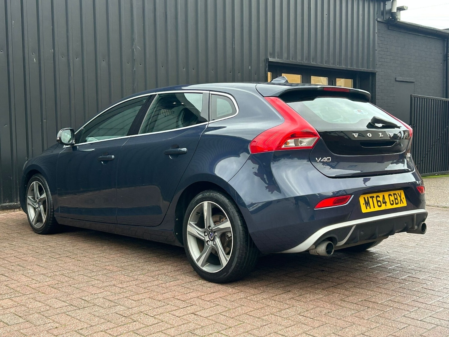 Used Volvo V40 2014 for sale - 76888693: Photo 9
