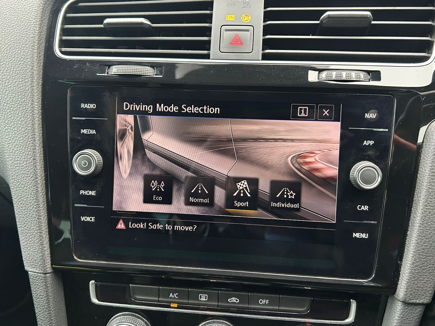 Used Volkswagen Golf 2019 for sale - 76773165: Photo 29