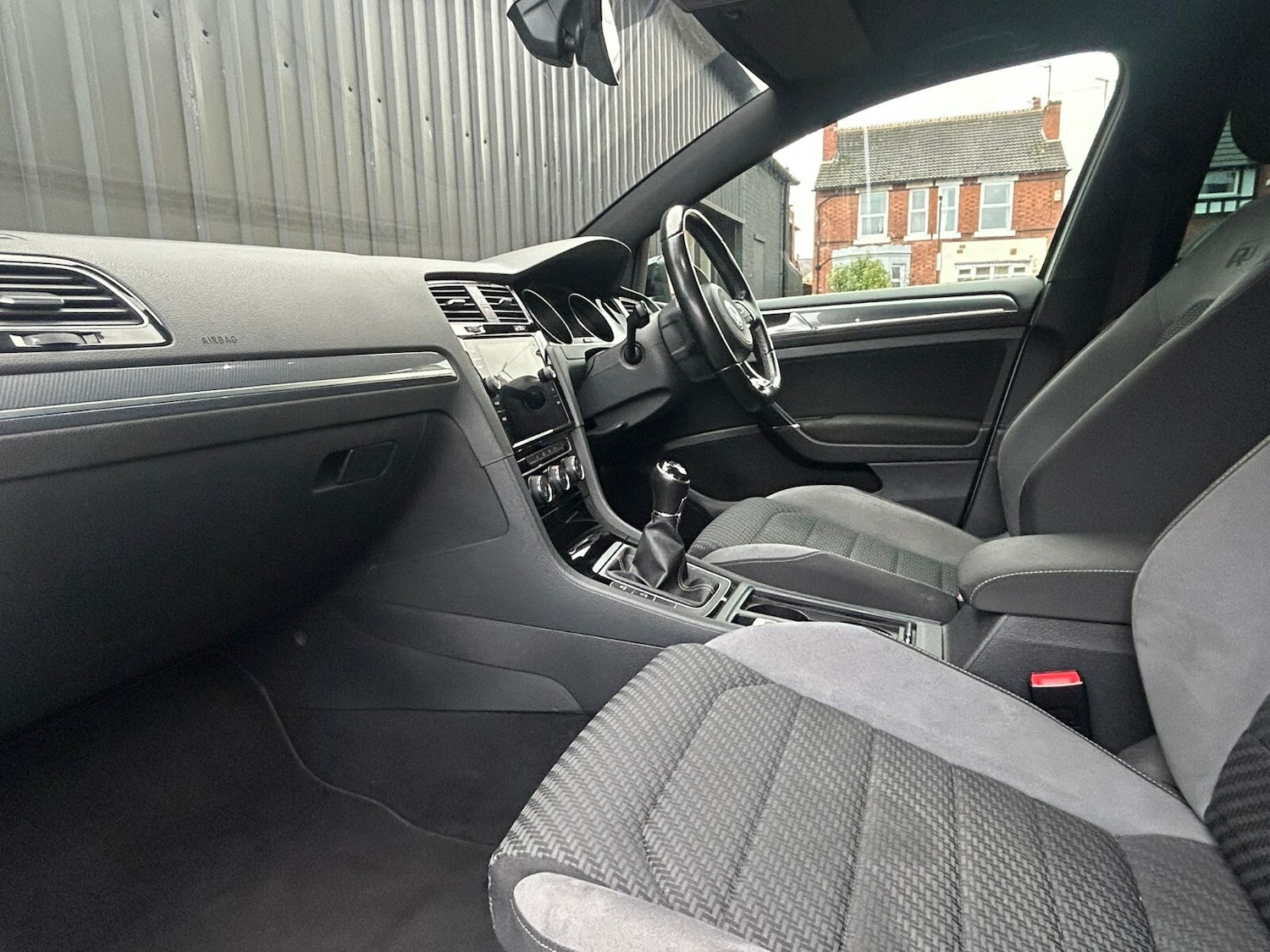 Used Volkswagen Golf 2019 for sale - 76773165: Photo 31