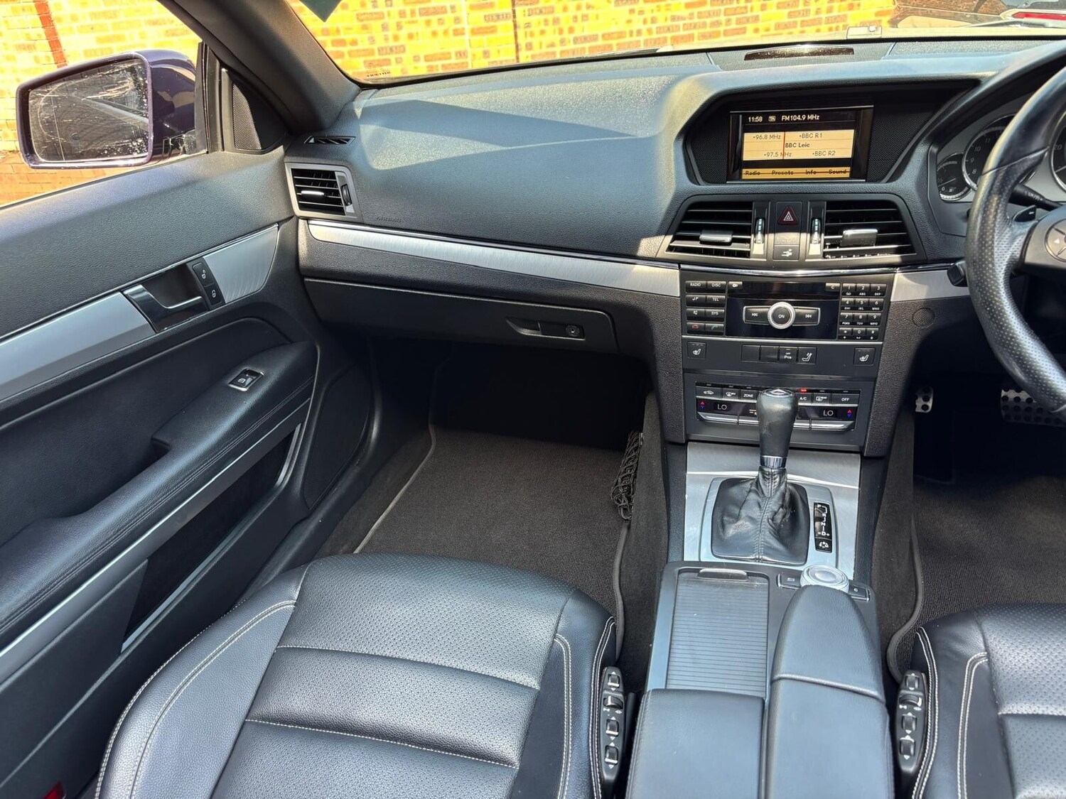 Used Mercedes-Benz E Class 2010 for sale - 76297289: Photo 25