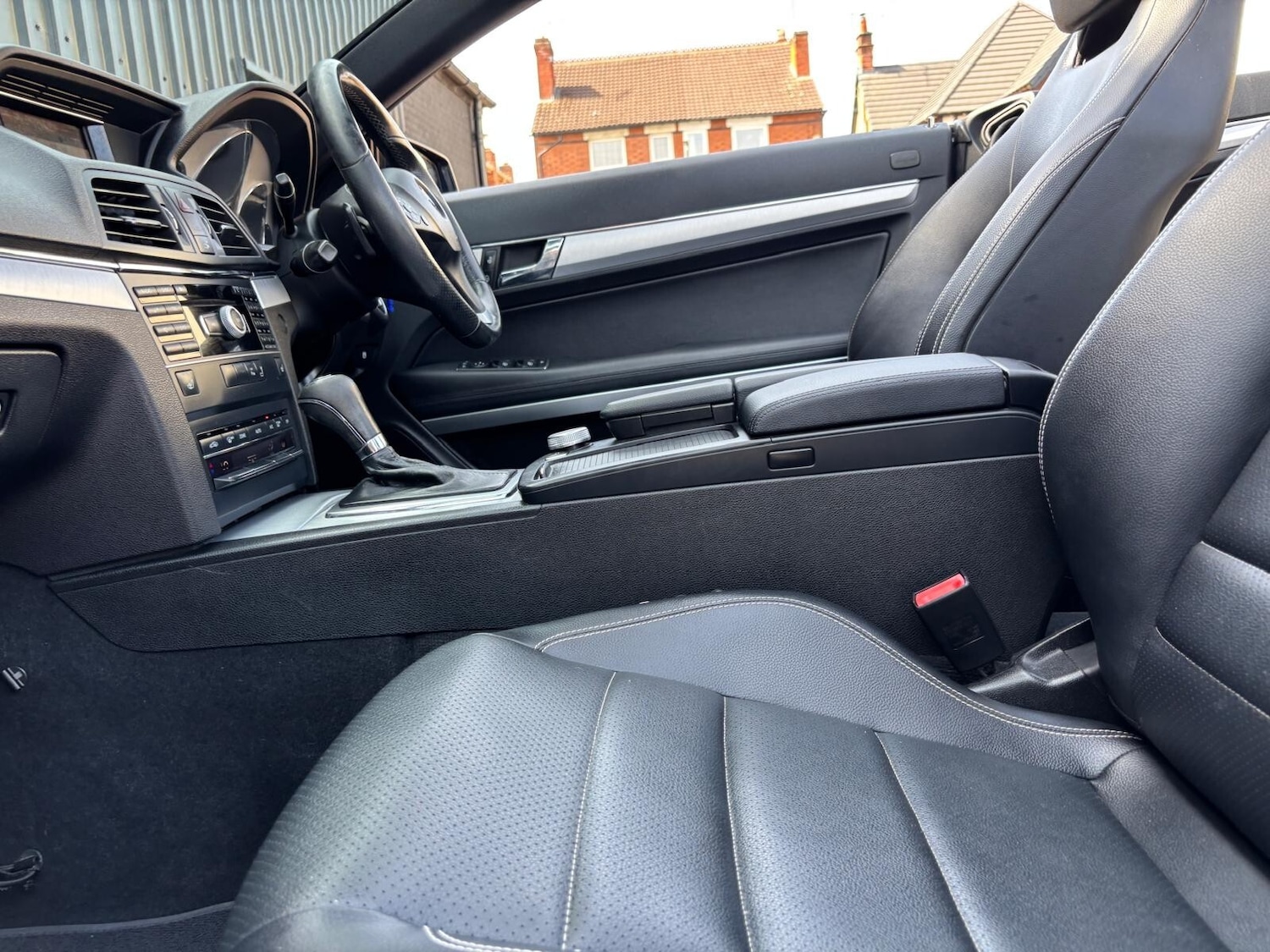 Used Mercedes-Benz E Class 2010 for sale - 76297289: Photo 26