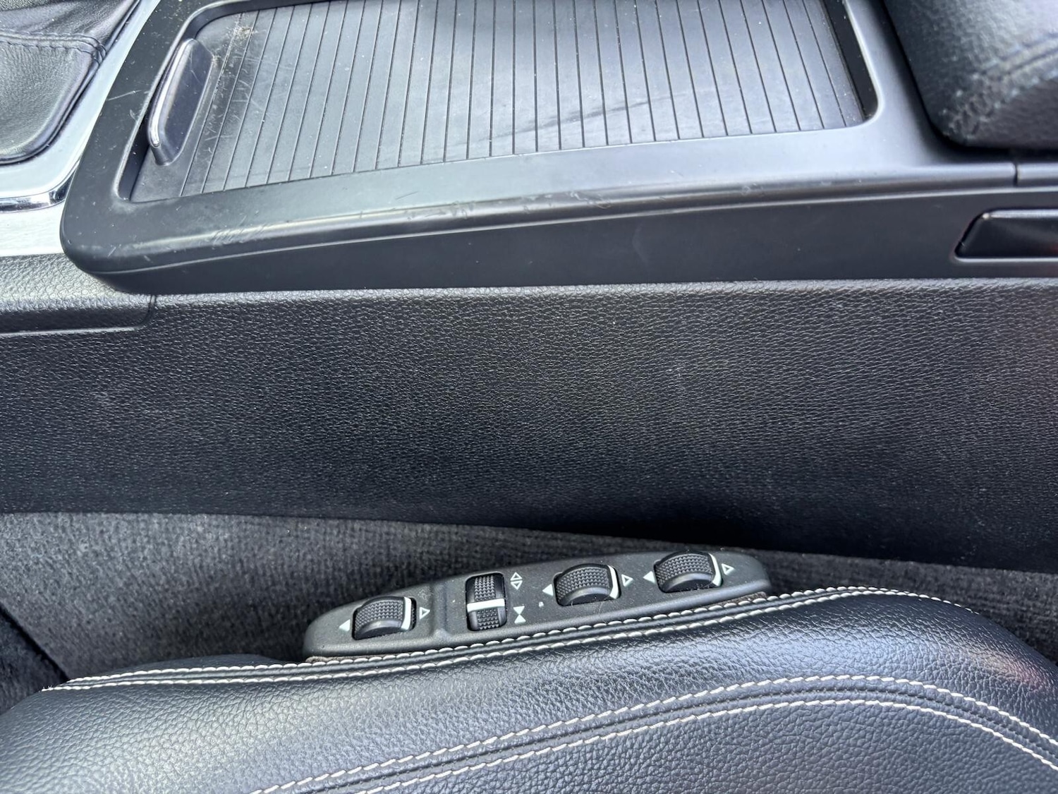 Used Mercedes-Benz E Class 2010 for sale - 76297289: Photo 28