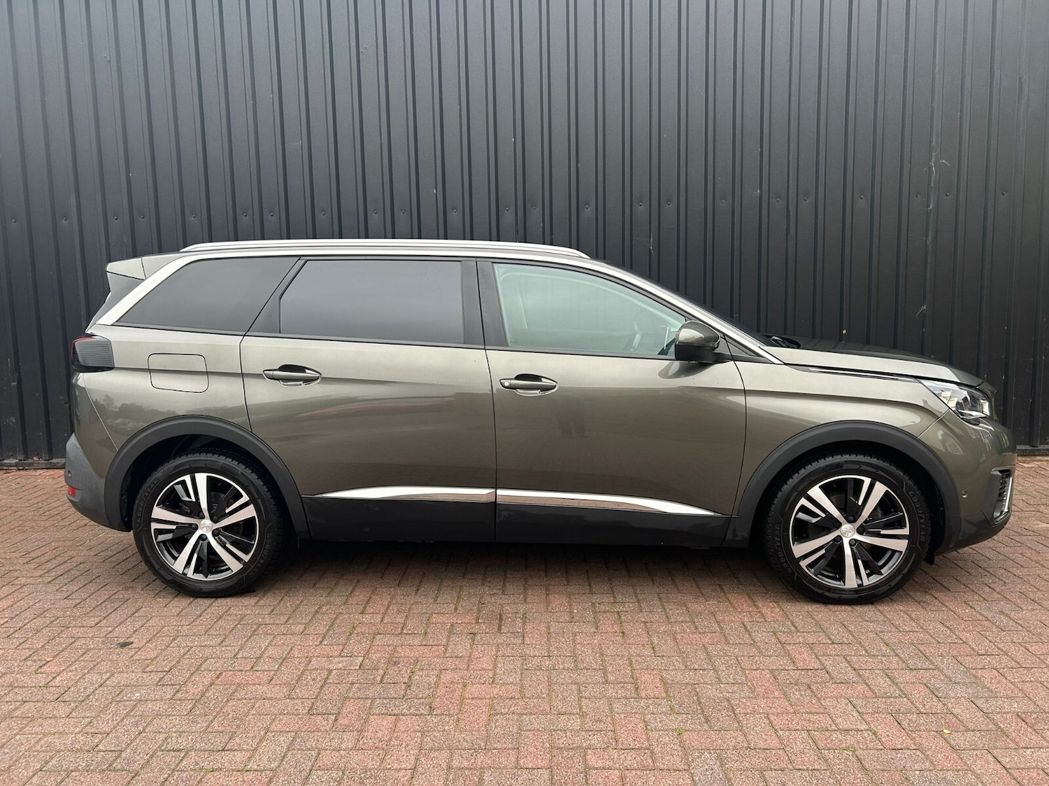 Used Peugeot 5008 2019 for sale - 76589897: Photo 5