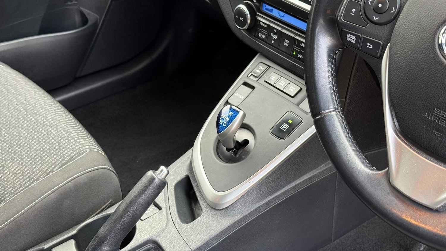 Used Toyota Auris 2014 for sale - 76623530: Photo 21