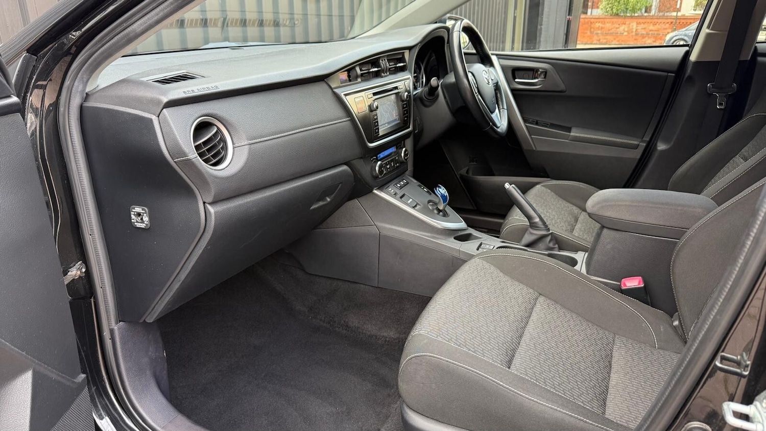 Used Toyota Auris 2014 for sale - 76623530: Photo 24