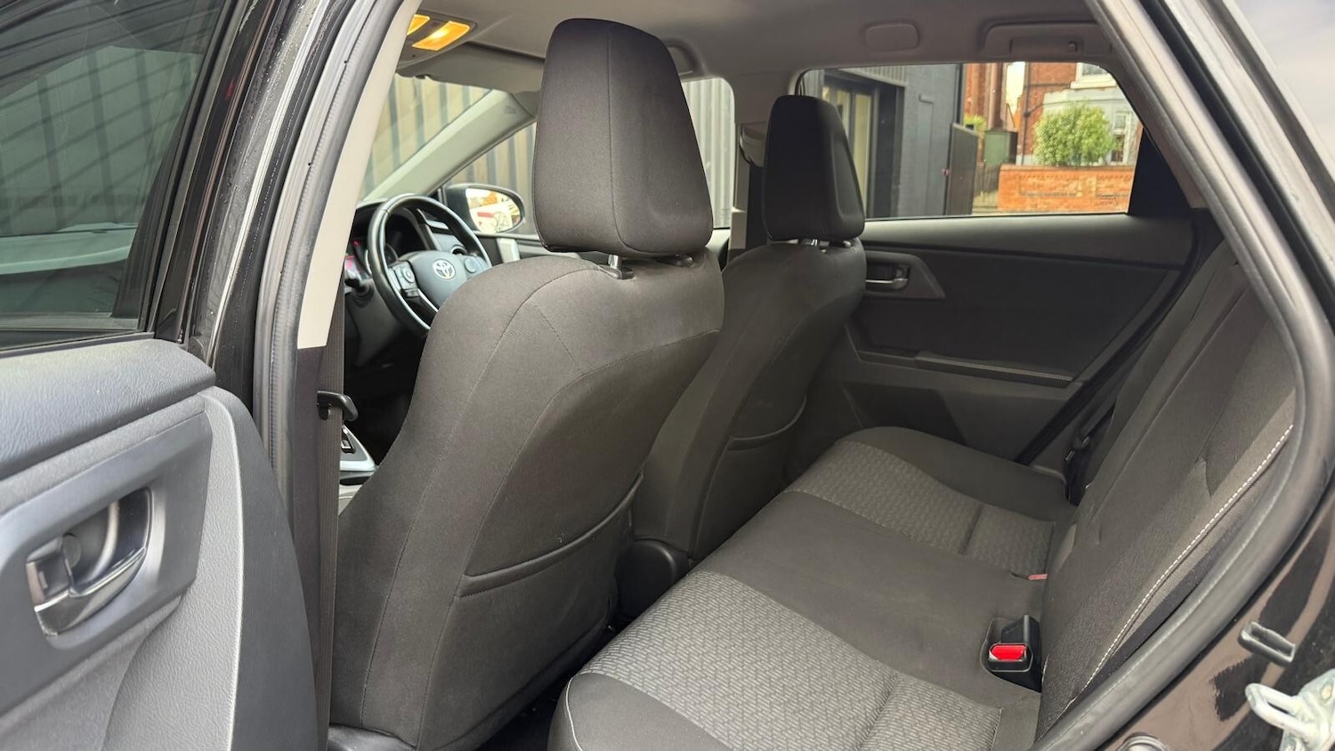 Used Toyota Auris 2014 for sale - 76623530: Photo 28