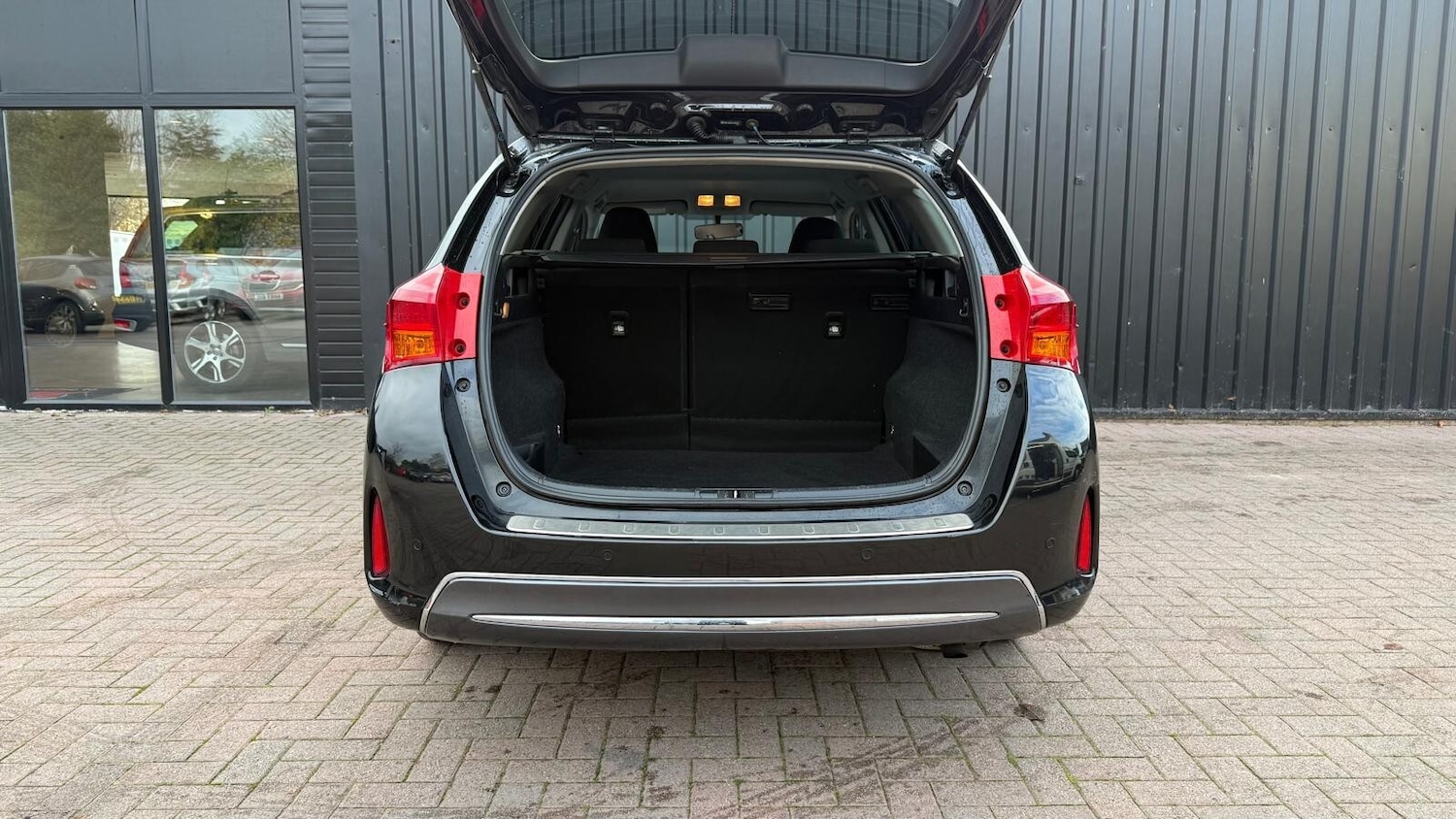 Used Toyota Auris 2014 for sale - 76623530: Photo 8