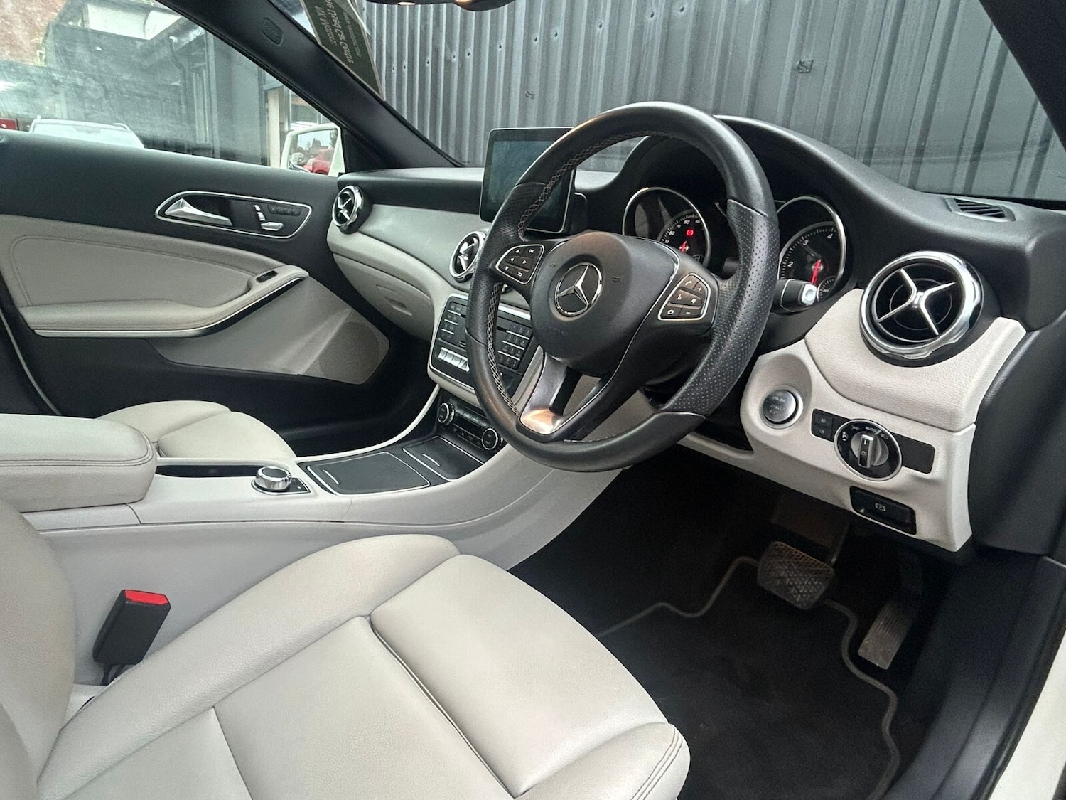 Used Mercedes-Benz GLA 2017 for sale - 77013011: Photo 17