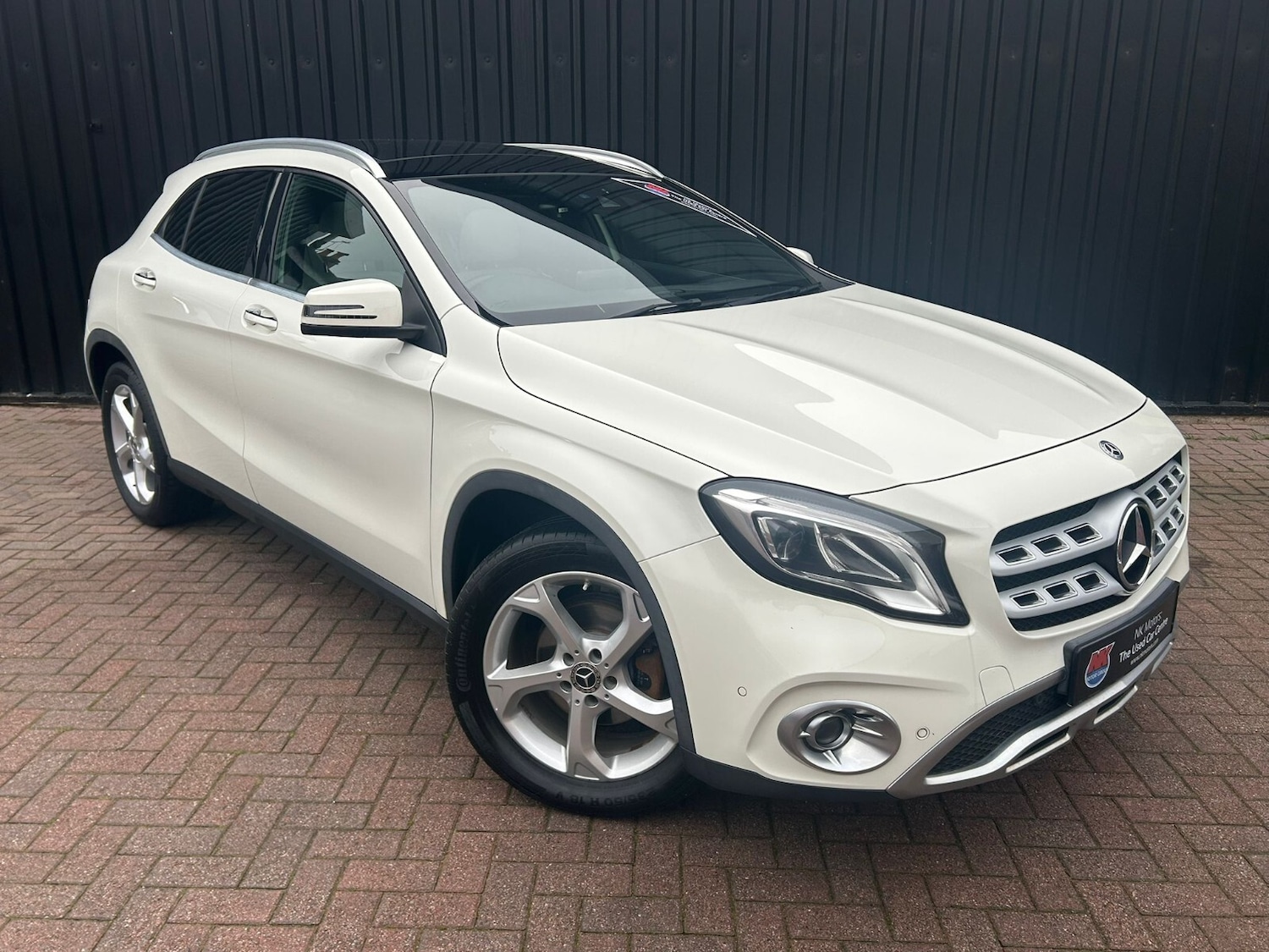Used Mercedes-Benz GLA 2017 for sale - 77013011: Photo 2