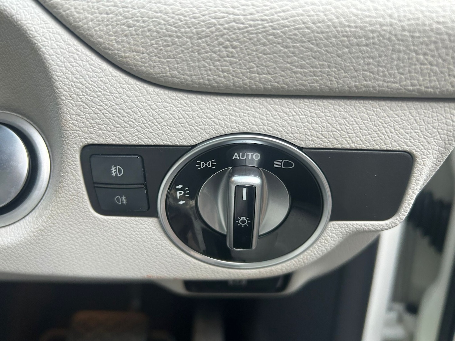 Used Mercedes-Benz GLA 2017 for sale - 77013011: Photo 27