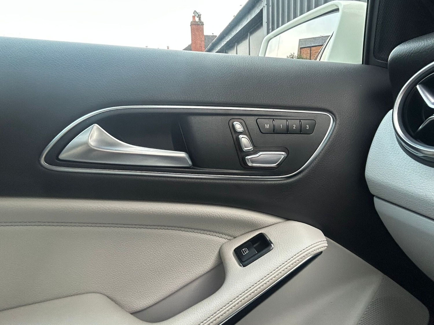 Used Mercedes-Benz GLA 2017 for sale - 77013011: Photo 34